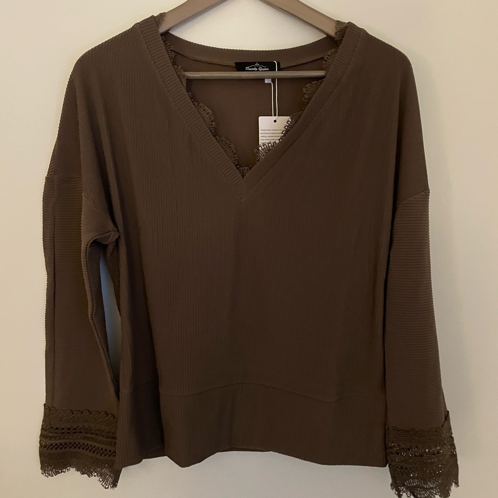 NWT dark brown, ribbed sweater with lace V-Neck size S
